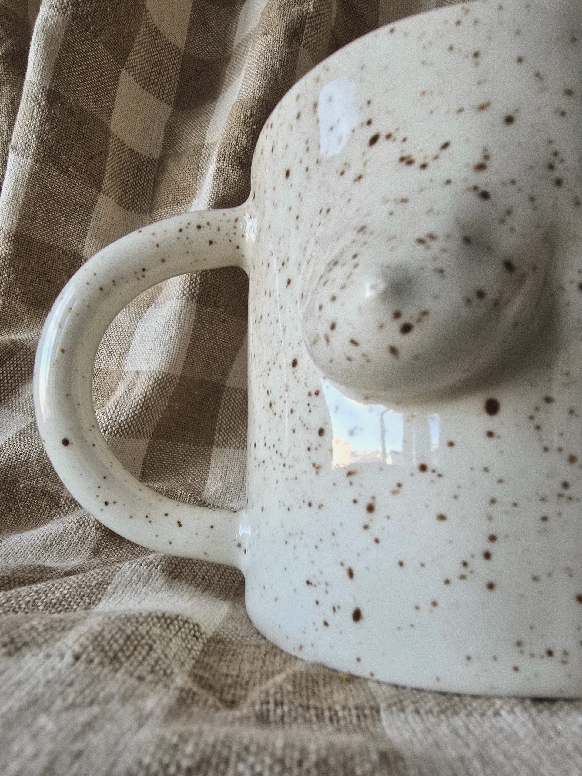 MUG BOOBS XL - MOUCHETÉ – Image 4