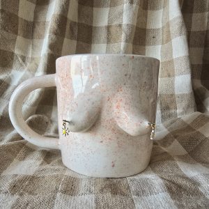 MUG BOOBS XL PIERCINGS – PINK